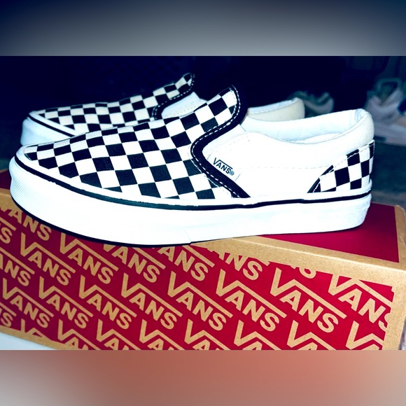 🔥SOLD🔥 Vans Checkerboard Slip-On (Blk/Wt), Size Wmns 4.5 / Youth Size 3:$40 - Picture 6 of 11